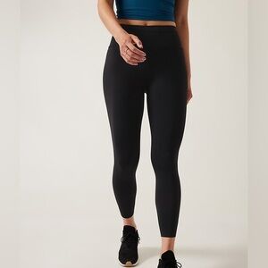 Athleta 7/8 Accelerate Leggings in Black NWOT